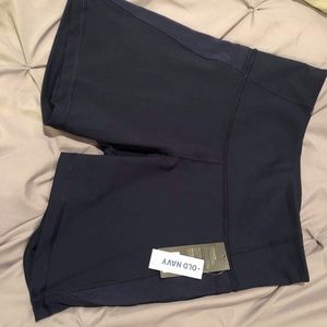 Old Navy High-Rise Side-Pocket Compression Shorts